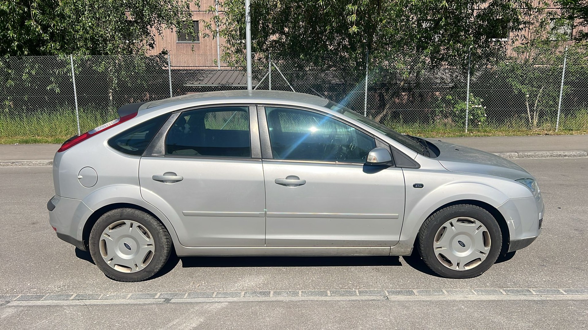 FORD Focus 2.0i Trend-showroom-element-3