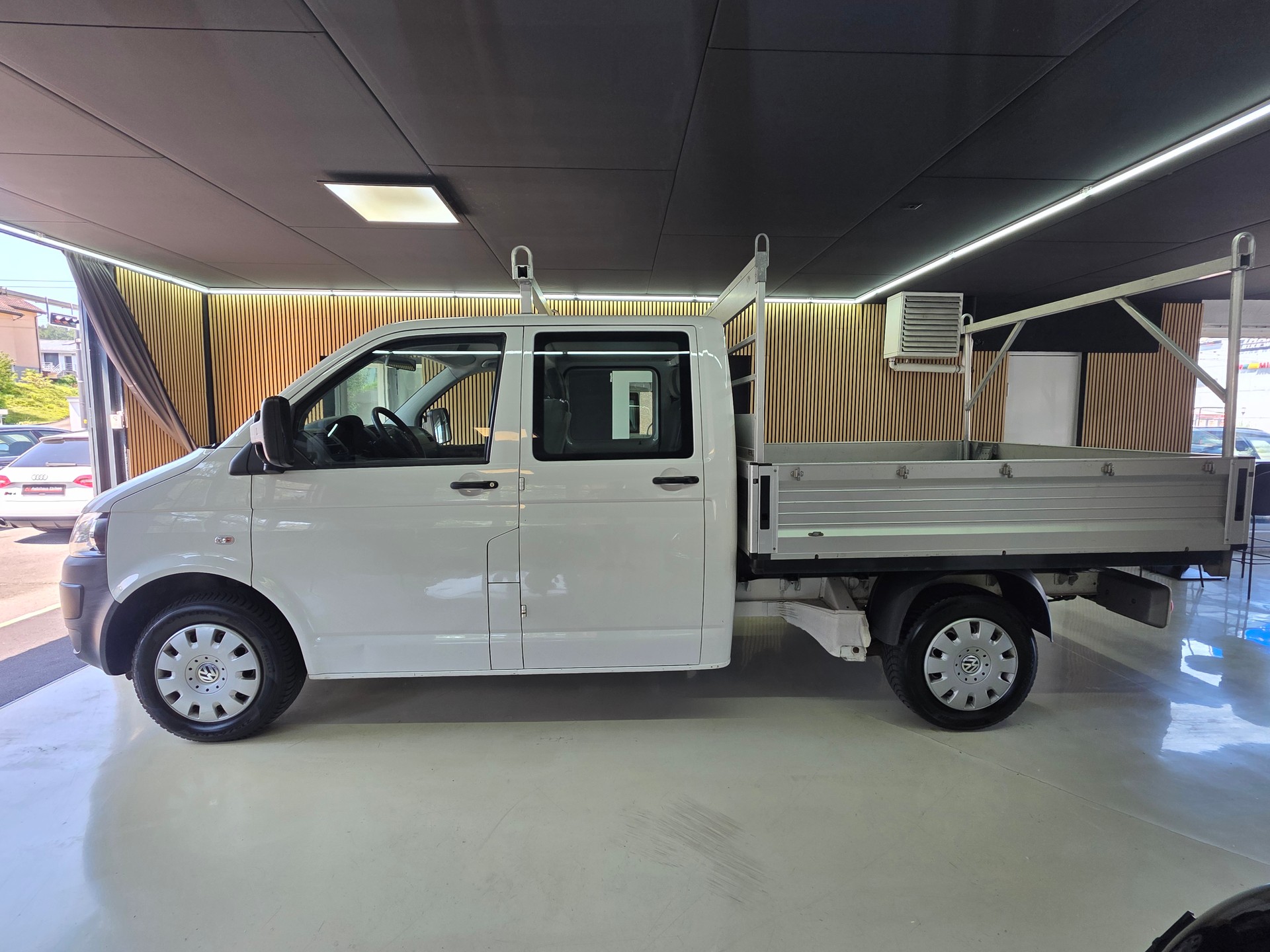 VW T5 2.0 TDI BMT-showroom-element-3