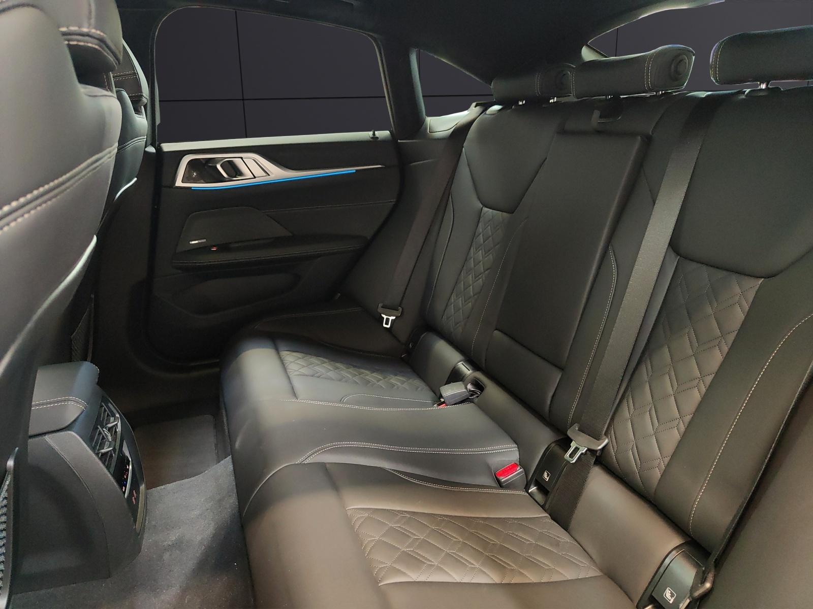 BMW i4 M50 Attraktiven Leasingzinssatz ab 0.9 % bei Abschluss einer BMW Fahrzeugversicherung.-image-17