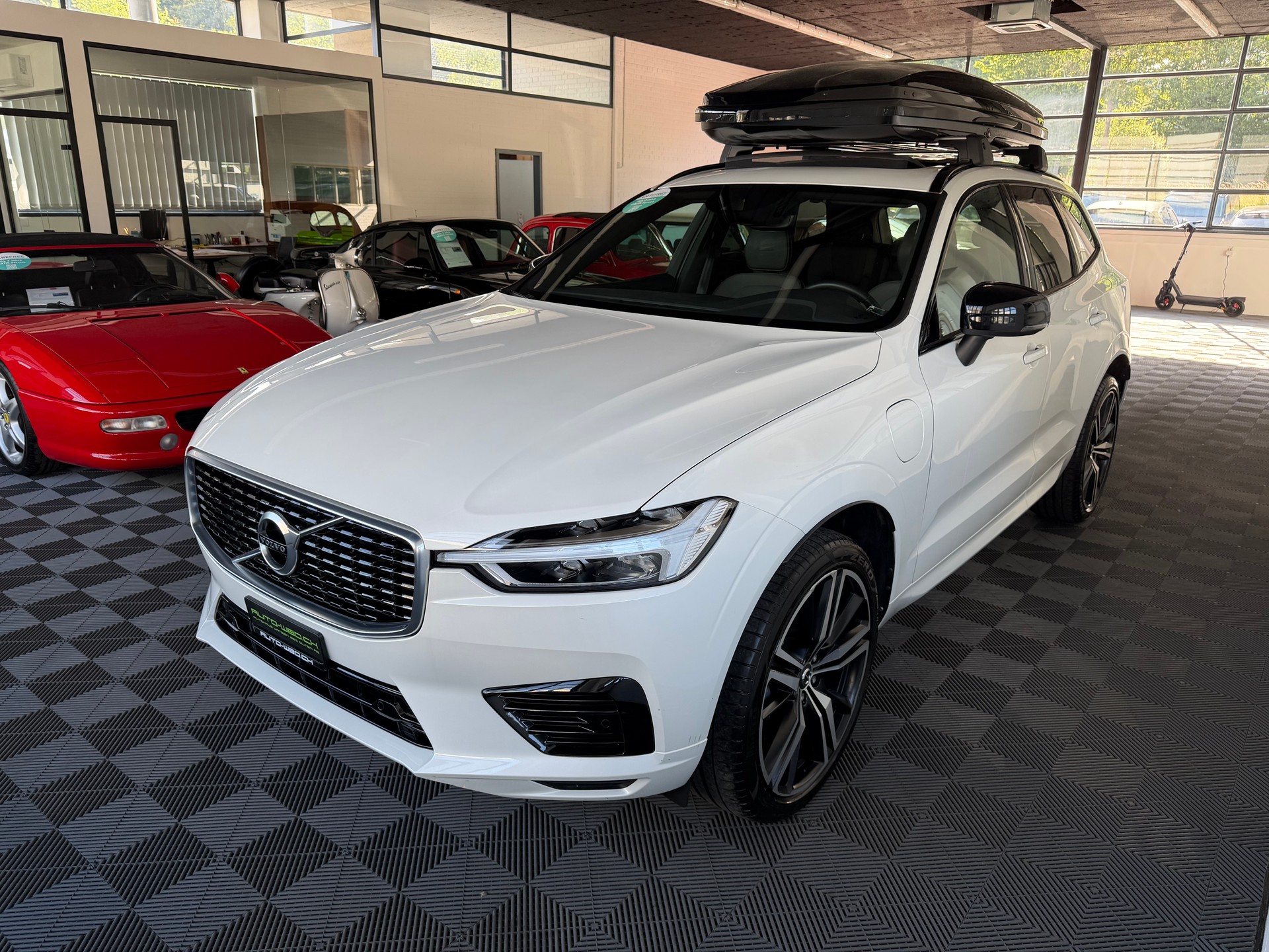 VOLVO XC60 T8 eAWD R-Design Geartronic-image-5