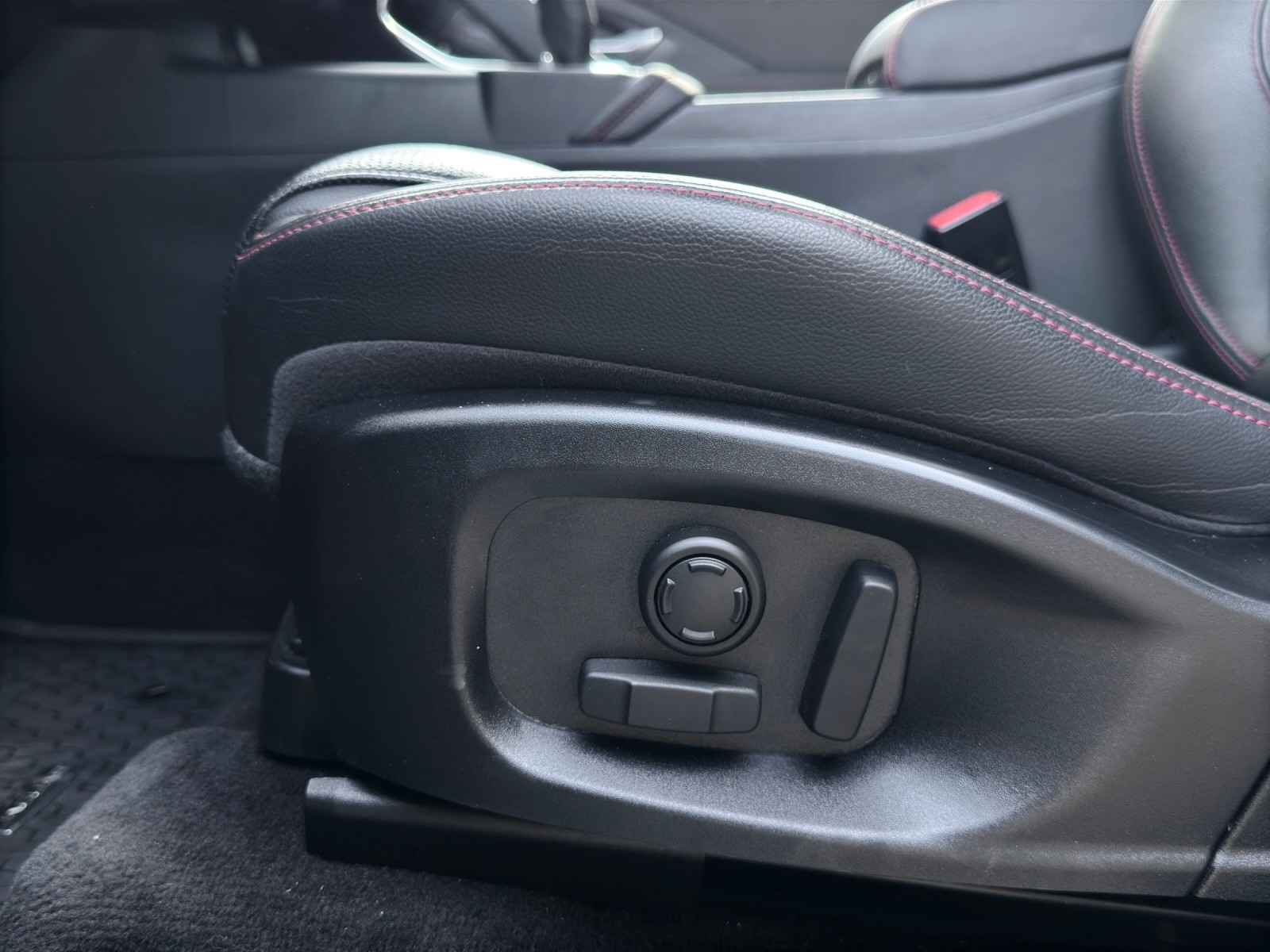 JAGUAR E-Pace 2.0d D180 AWD Automatik-image-20