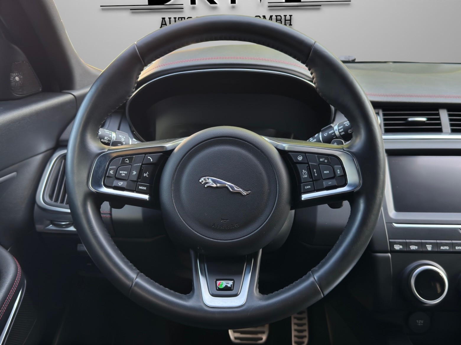 JAGUAR E-Pace 2.0d D180 AWD Automatik-image-9