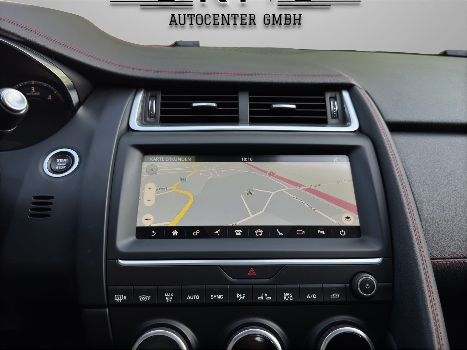 JAGUAR E-Pace 2.0d D180 AWD Automatik-image-13