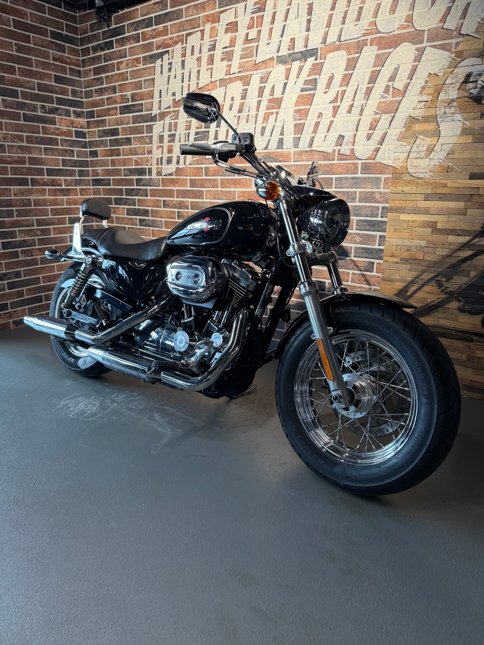 HARLEY-DAVIDSON XL 1200 C Sportster Custom ABS (35 kW)-image-11
