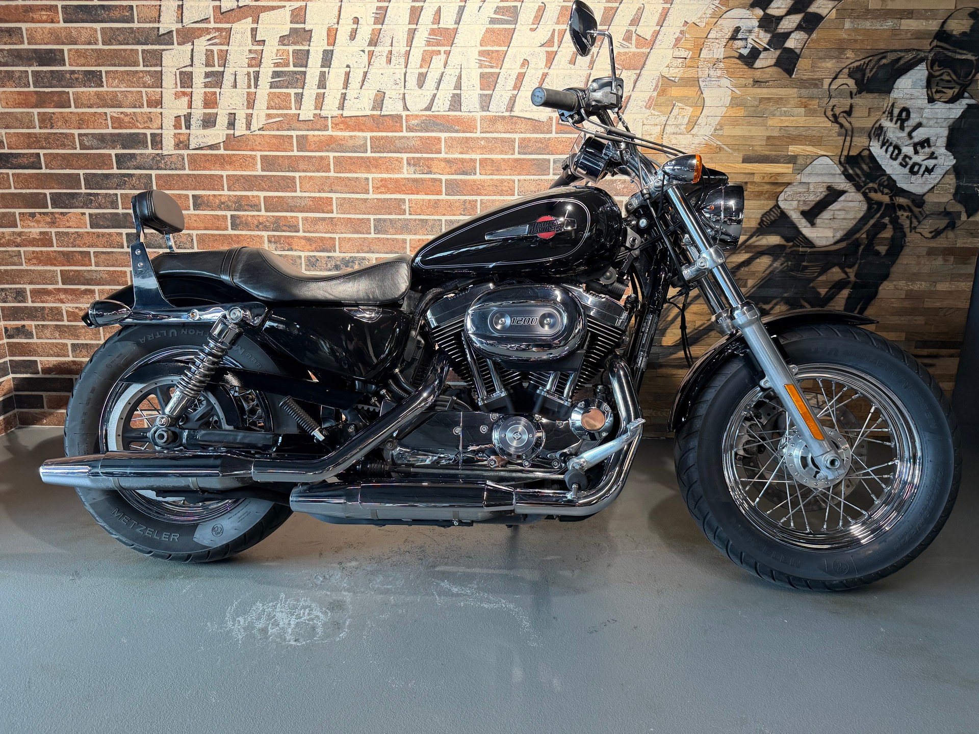 HARLEY-DAVIDSON XL 1200 C Sportster Custom ABS (35 kW)-image-12