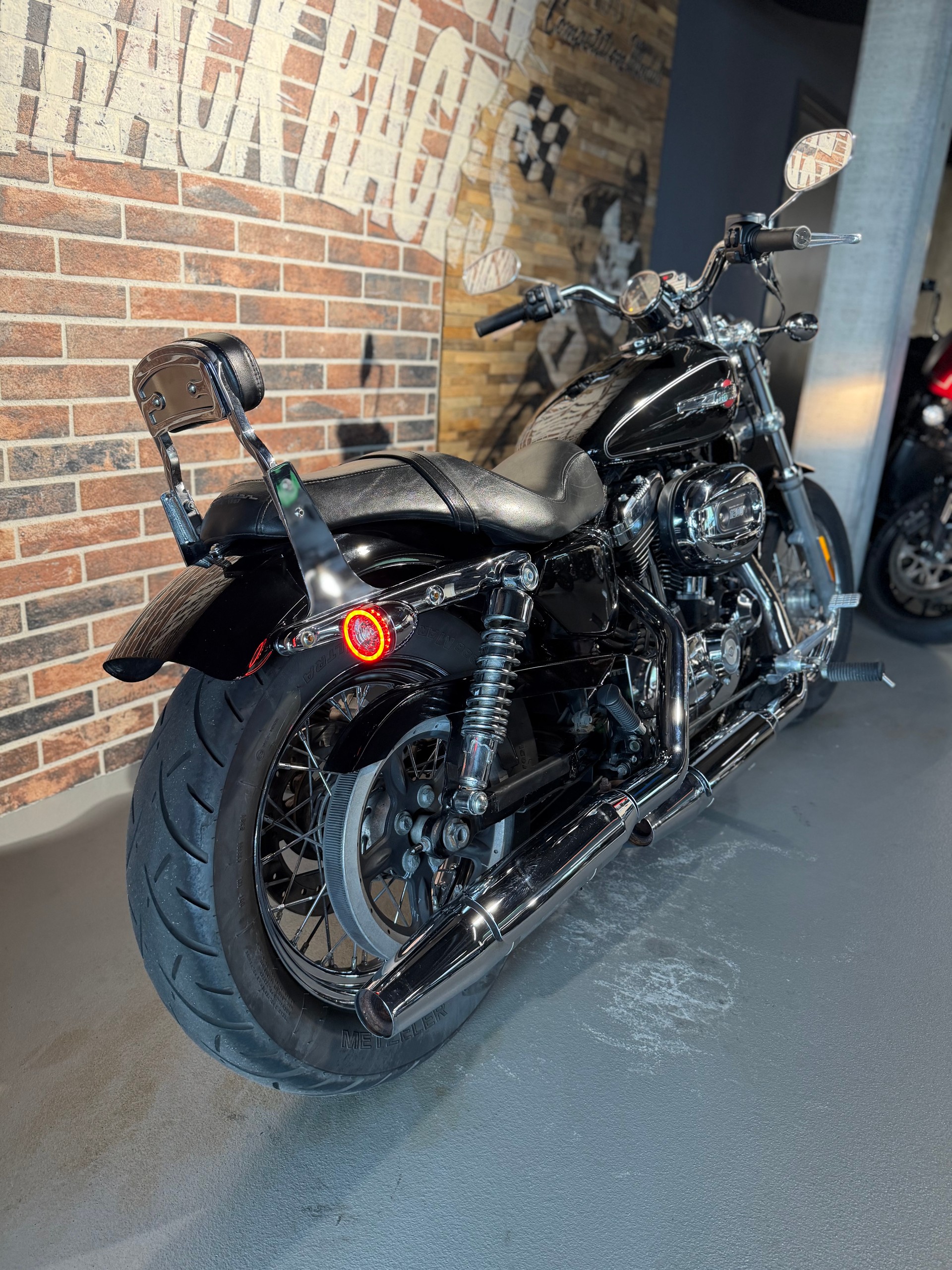 HARLEY-DAVIDSON XL 1200 C Sportster Custom ABS (35 kW)-image-6