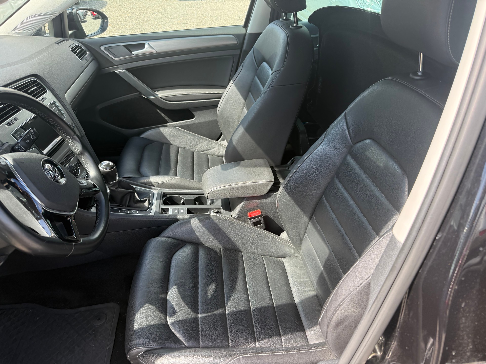 VW Golf 2.0 TDI Highline 4Motion-image-5