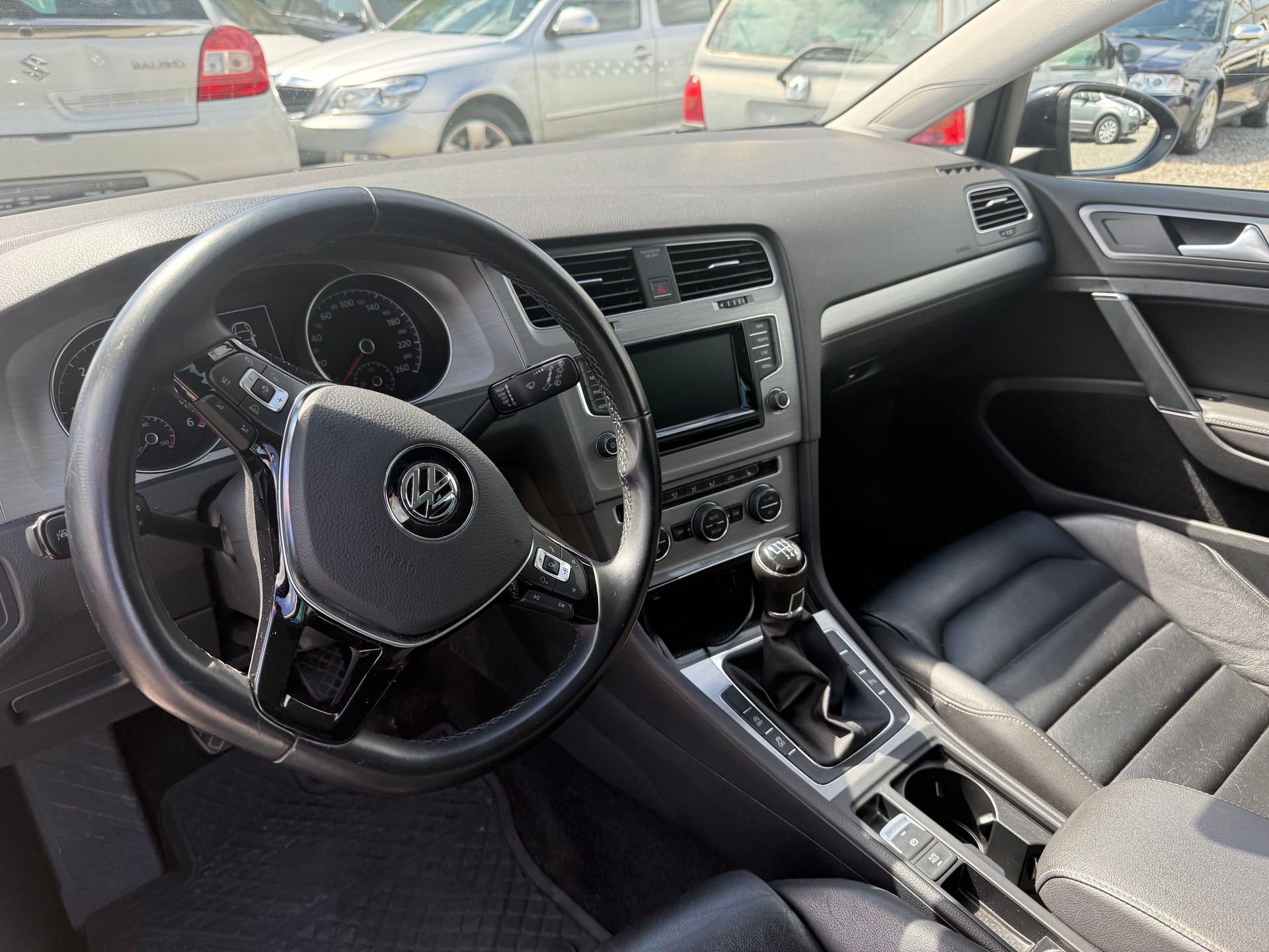 VW Golf 2.0 TDI Highline 4Motion-image-4