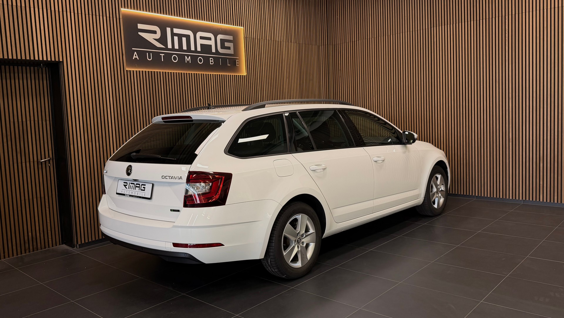 SKODA Octavia 1.5 G-tec Style CNG | CH-Fzg. | 8 Kompletträder | CarVertical-image-12