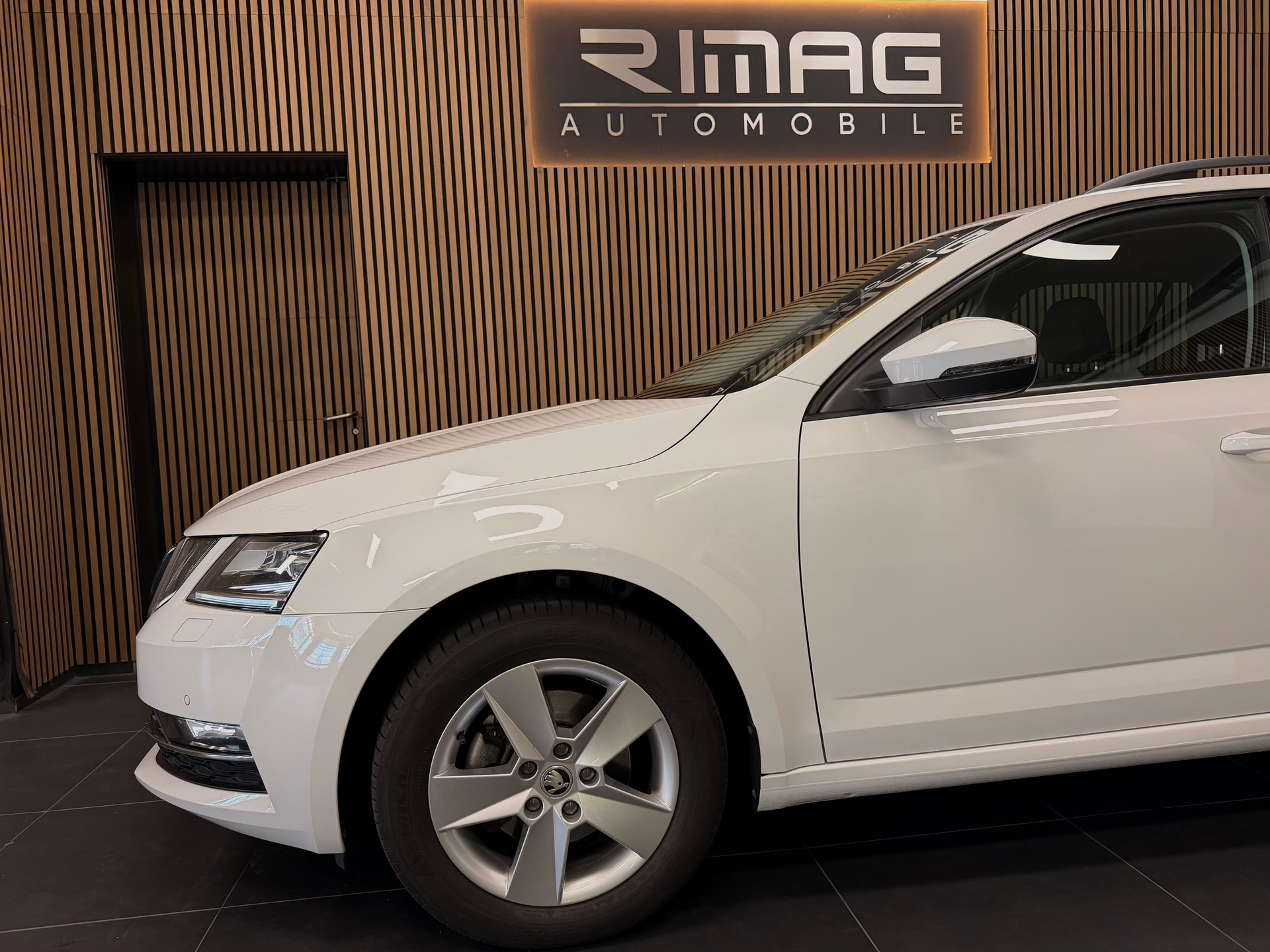 SKODA Octavia 1.5 G-tec Style CNG | CH-Fzg. | 8 Kompletträder | CarVertical-image-6