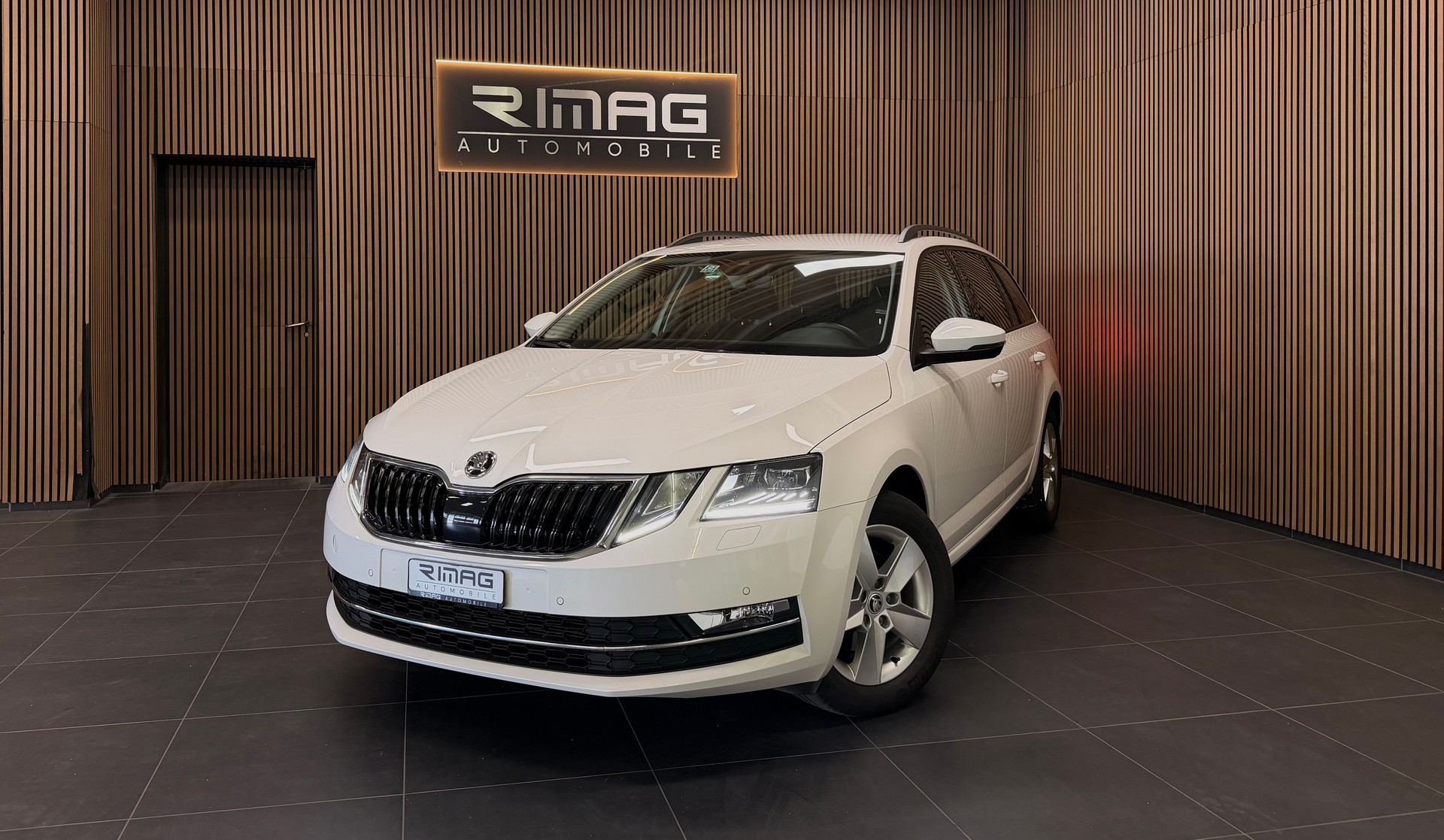 SKODA Octavia 1.5 G-tec Style CNG | CH-Fzg. | 8 Kompletträder | CarVertical