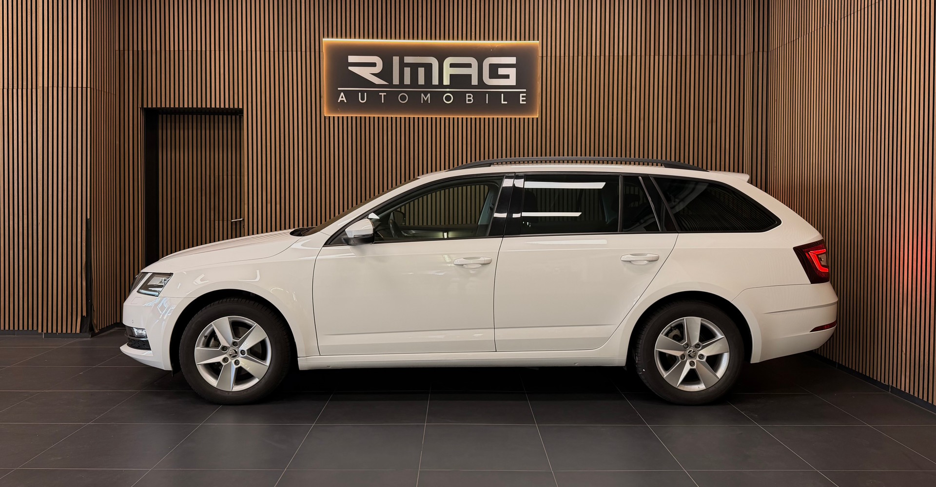 SKODA Octavia 1.5 G-tec Style CNG | CH-Fzg. | 8 Kompletträder | CarVertical-image-4