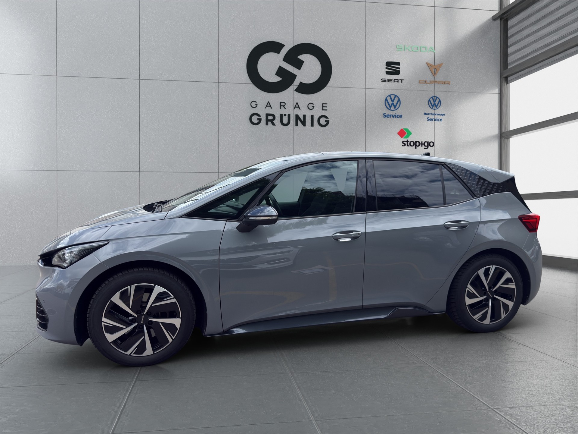 CUPRA Born 58 kWh-showroom-element-2