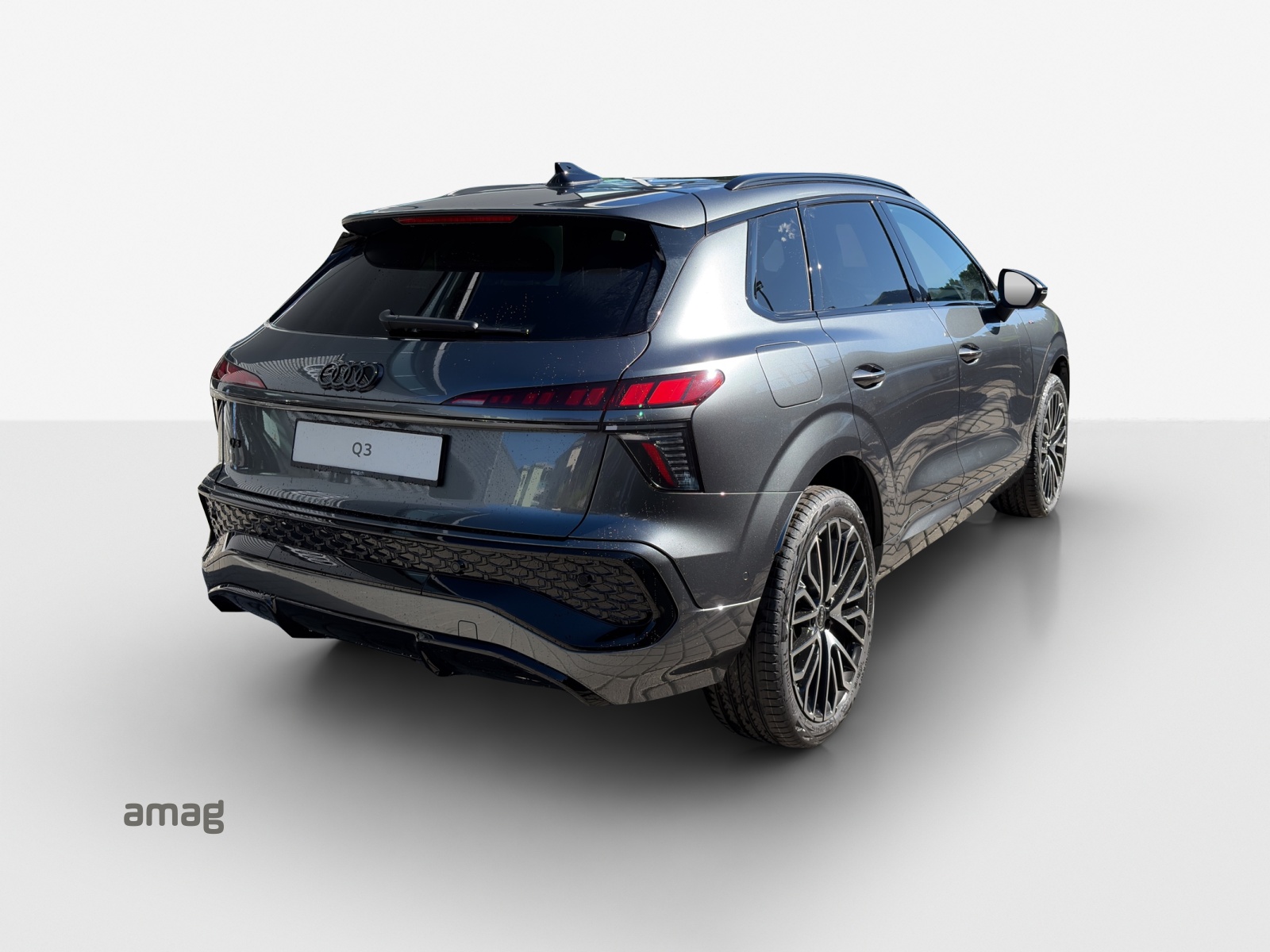 AUDI Q3 SUV 110 kW TFSI S tronic-image-4