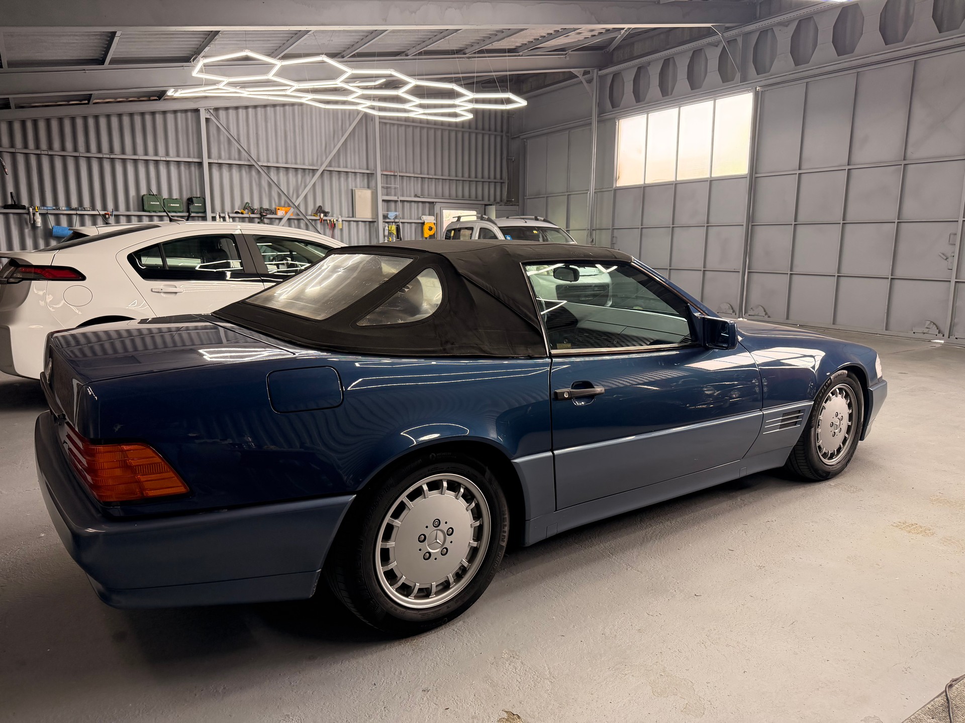 MERCEDES-BENZ SL 500 Automatic-showroom-element-3