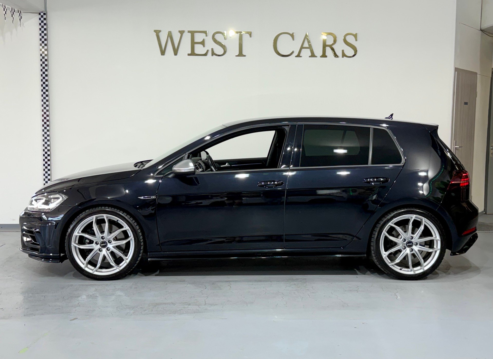 VW Golf 2.0 TSI R 4Motion DSG Facelift-image-1