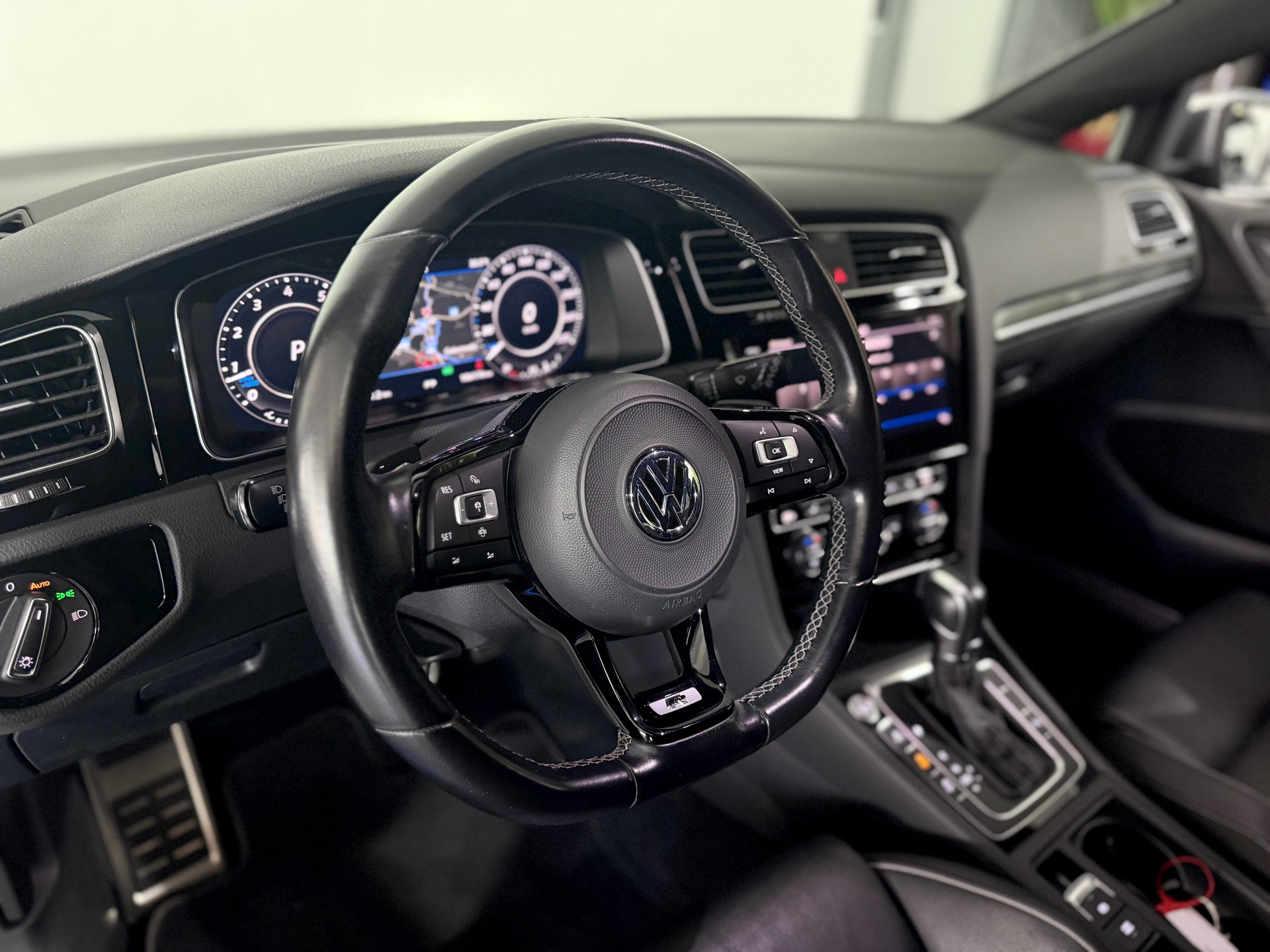 VW Golf 2.0 TSI R 4Motion DSG Facelift-image-5