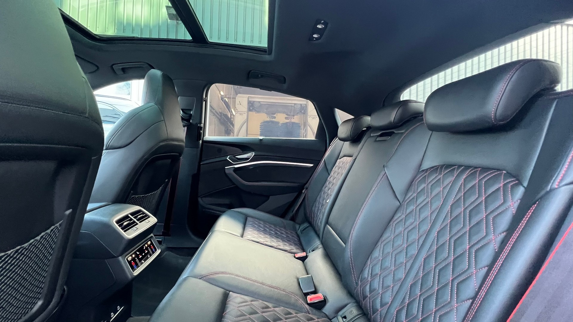 AUDI Q8 SPORTBACK 55 E-TRON BLACK EDITION QUATTRO l 408 PS-image-28
