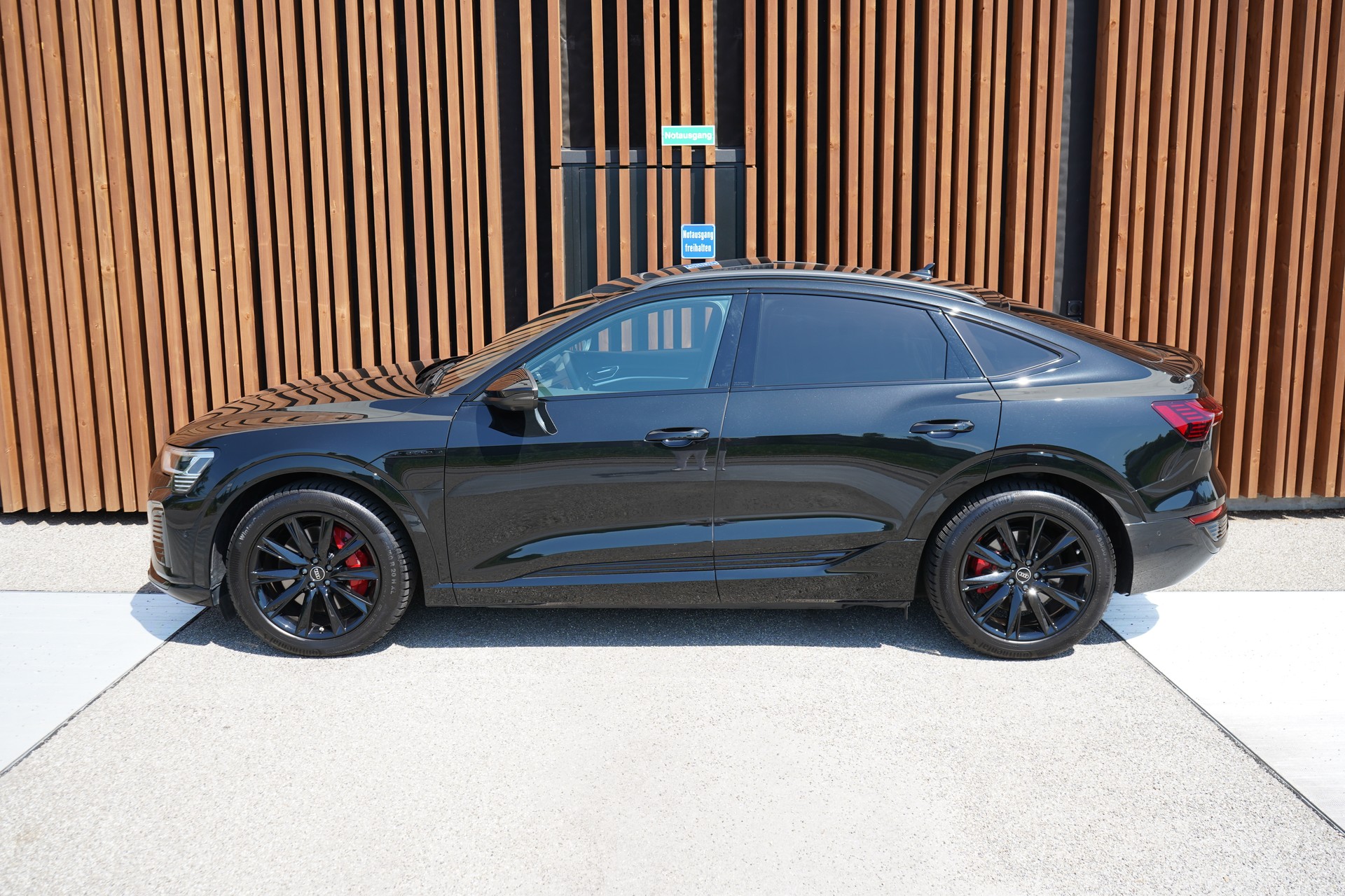AUDI Q8 SPORTBACK 55 E-TRON BLACK EDITION QUATTRO l 408 PS-image-3
