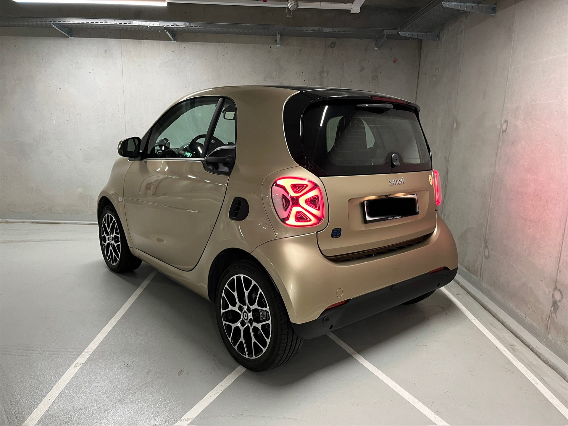 SMART fortwo EQ prime (incl. Batterie)-showroom-element-2