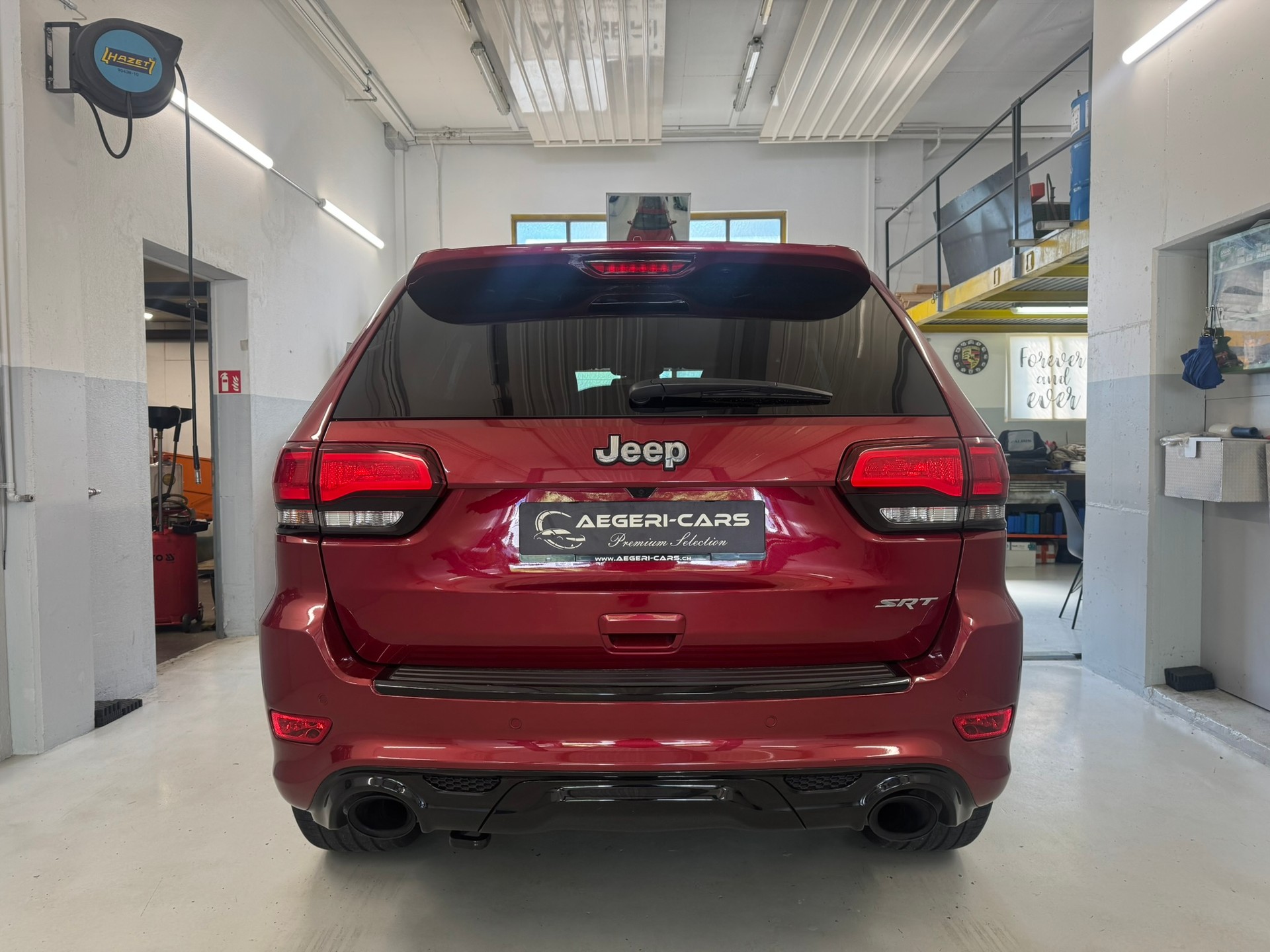 JEEP Grand Cherokee 6.4 V8 HEMI SRT8 Automatic-image-4
