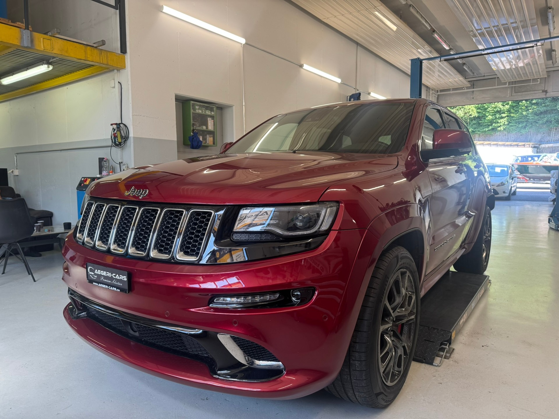 JEEP Grand Cherokee 6.4 V8 HEMI SRT8 Automatic