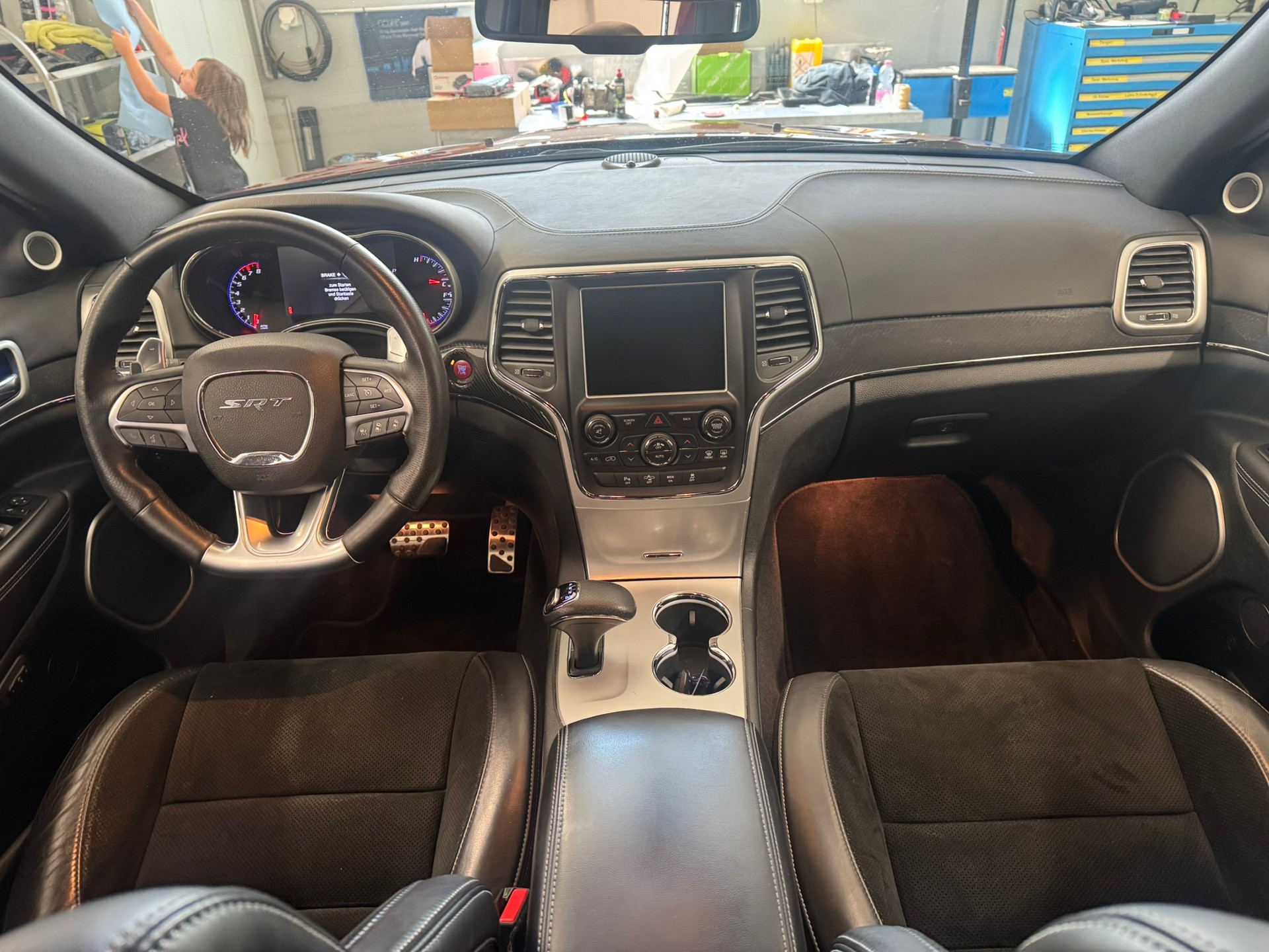 JEEP Grand Cherokee 6.4 V8 HEMI SRT8 Automatic-image-6