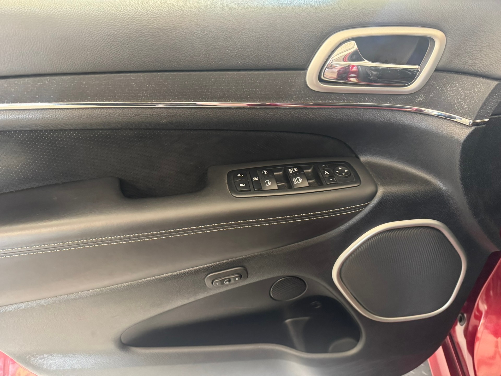 JEEP Grand Cherokee 6.4 V8 HEMI SRT8 Automatic-image-9