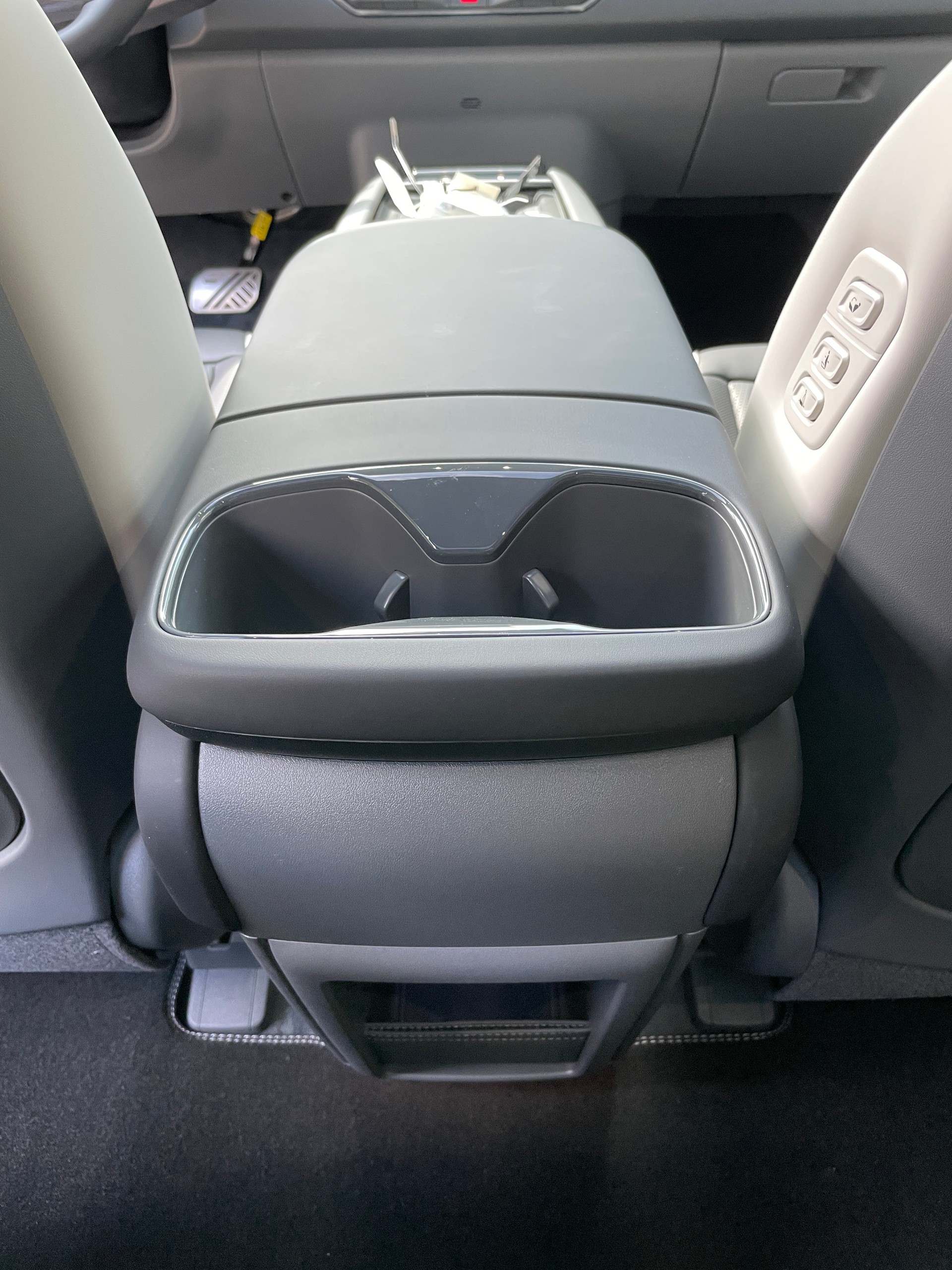 KIA EV9 99,8 kWh GT-Line 4x4, Panoramadach und 7-Sitzer-image-14