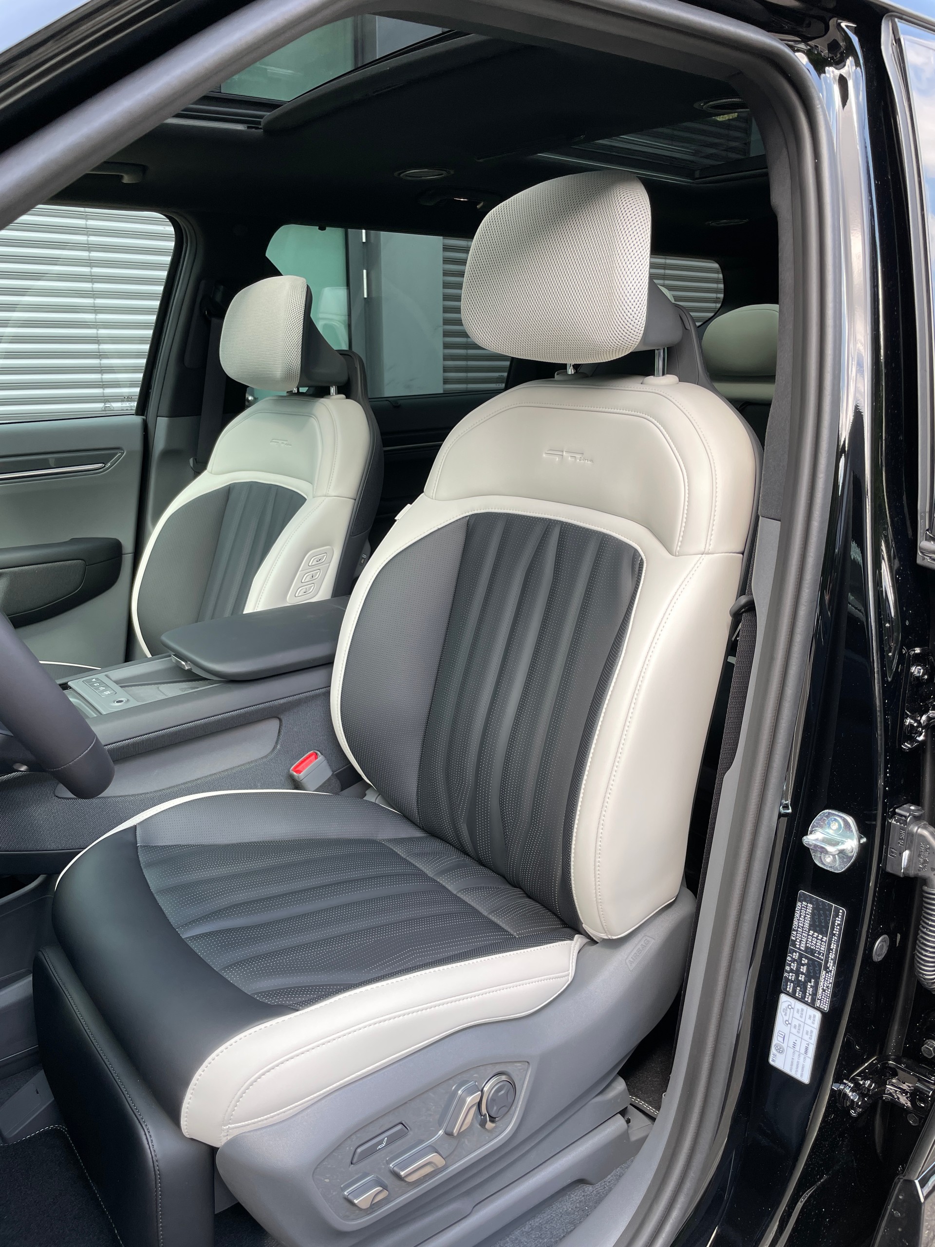 KIA EV9 99,8 kWh GT-Line 4x4, Panoramadach und 7-Sitzer-image-11