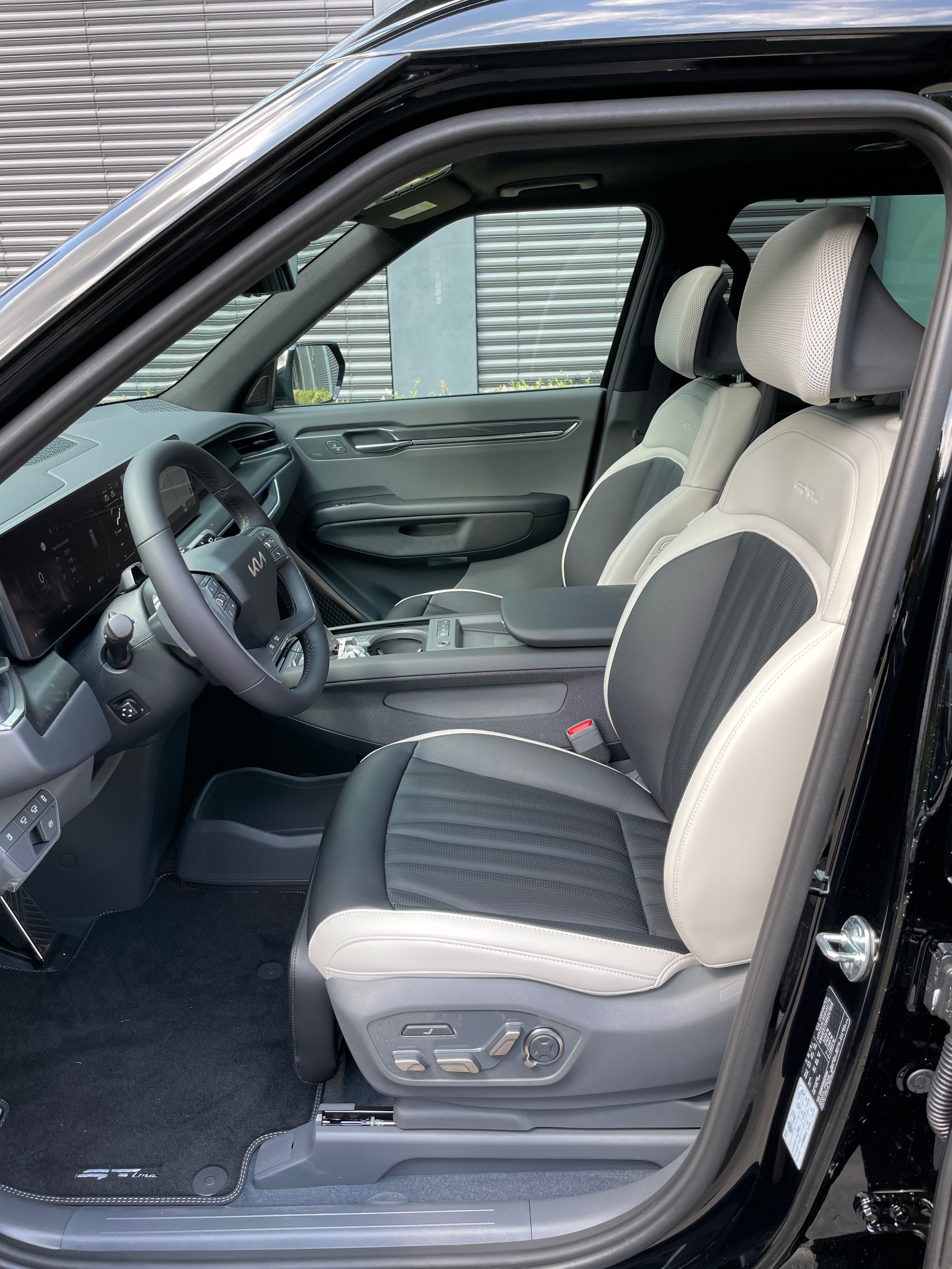 KIA EV9 99,8 kWh GT-Line 4x4, Panoramadach und 7-Sitzer-image-10