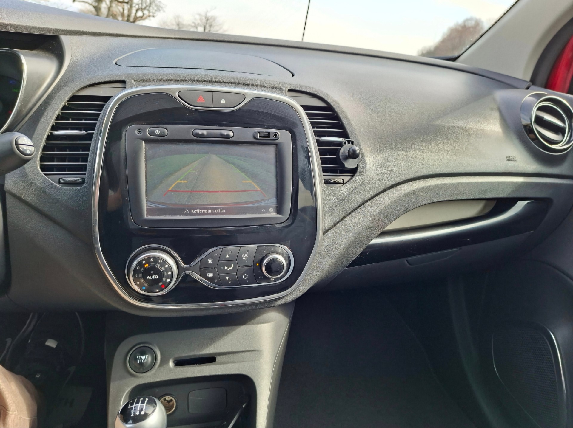 RENAULT Captur 1.2 T 16V Intens-image-10