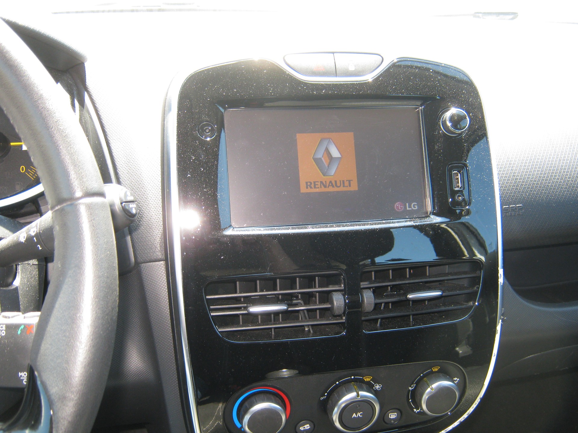 RENAULT Clio Grandtour 1.2 16V Authentique-image-8
