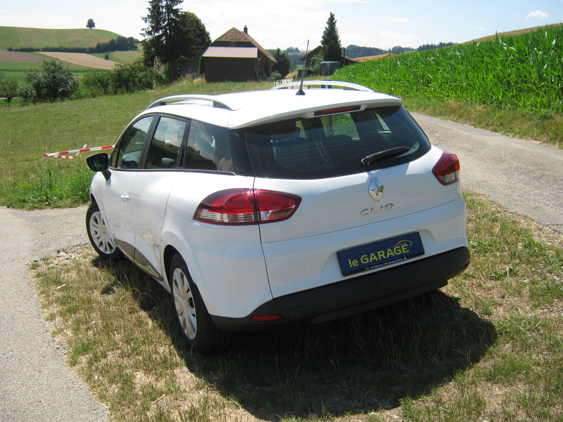 RENAULT Clio Grandtour 1.2 16V Authentique-image-7