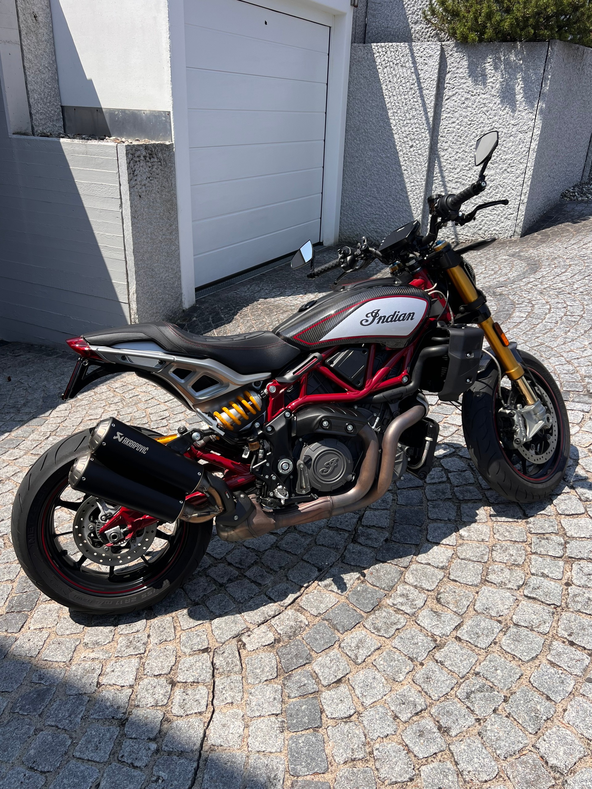 INDIAN FTR 1200 Z R Carbon-image-0