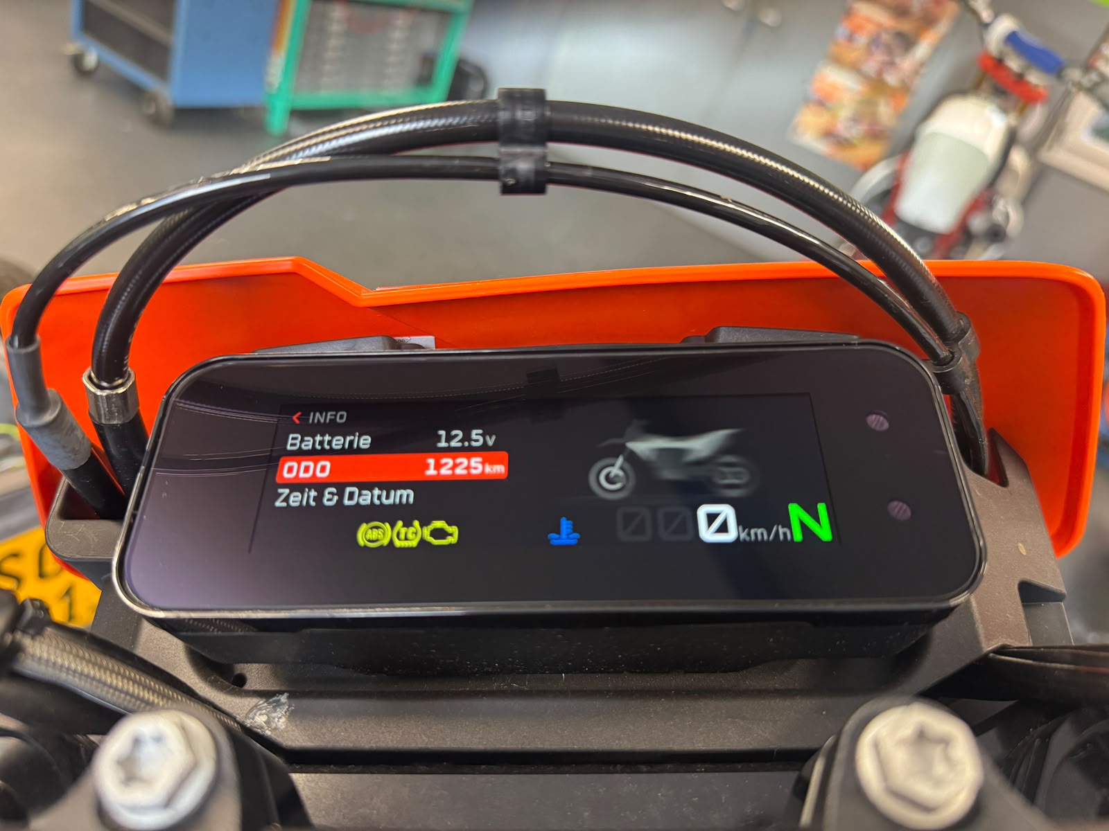 KTM 690 Enduro R-image-8