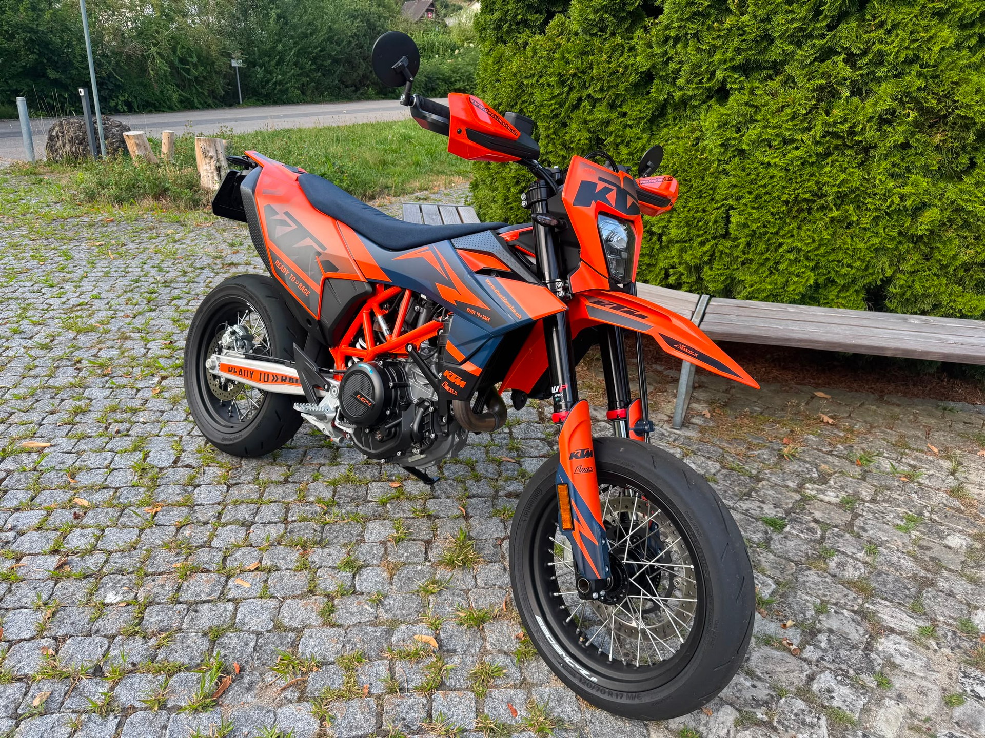 KTM 690 Enduro R-image-2