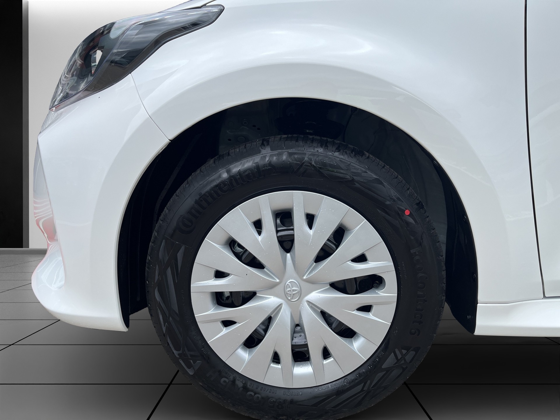 TOYOTA YARIS 1.5 VVT-i HSD Comfo-image-14
