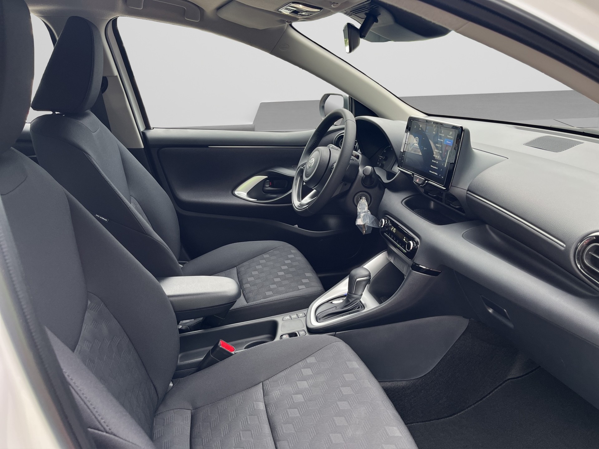 TOYOTA YARIS 1.5 VVT-i HSD Comfo-image-11