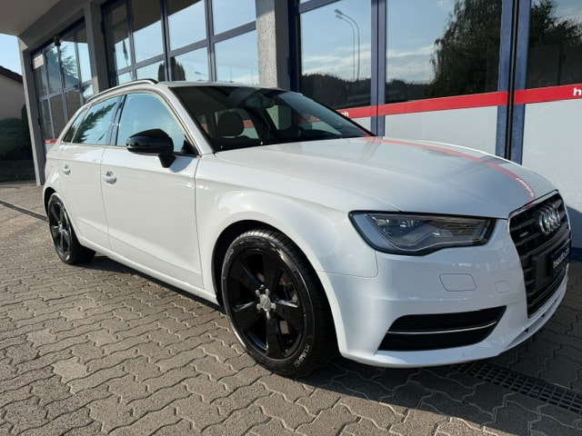 AUDI A3 Sportback 2.0 TDI Ambition quattro S-tronic black&white
