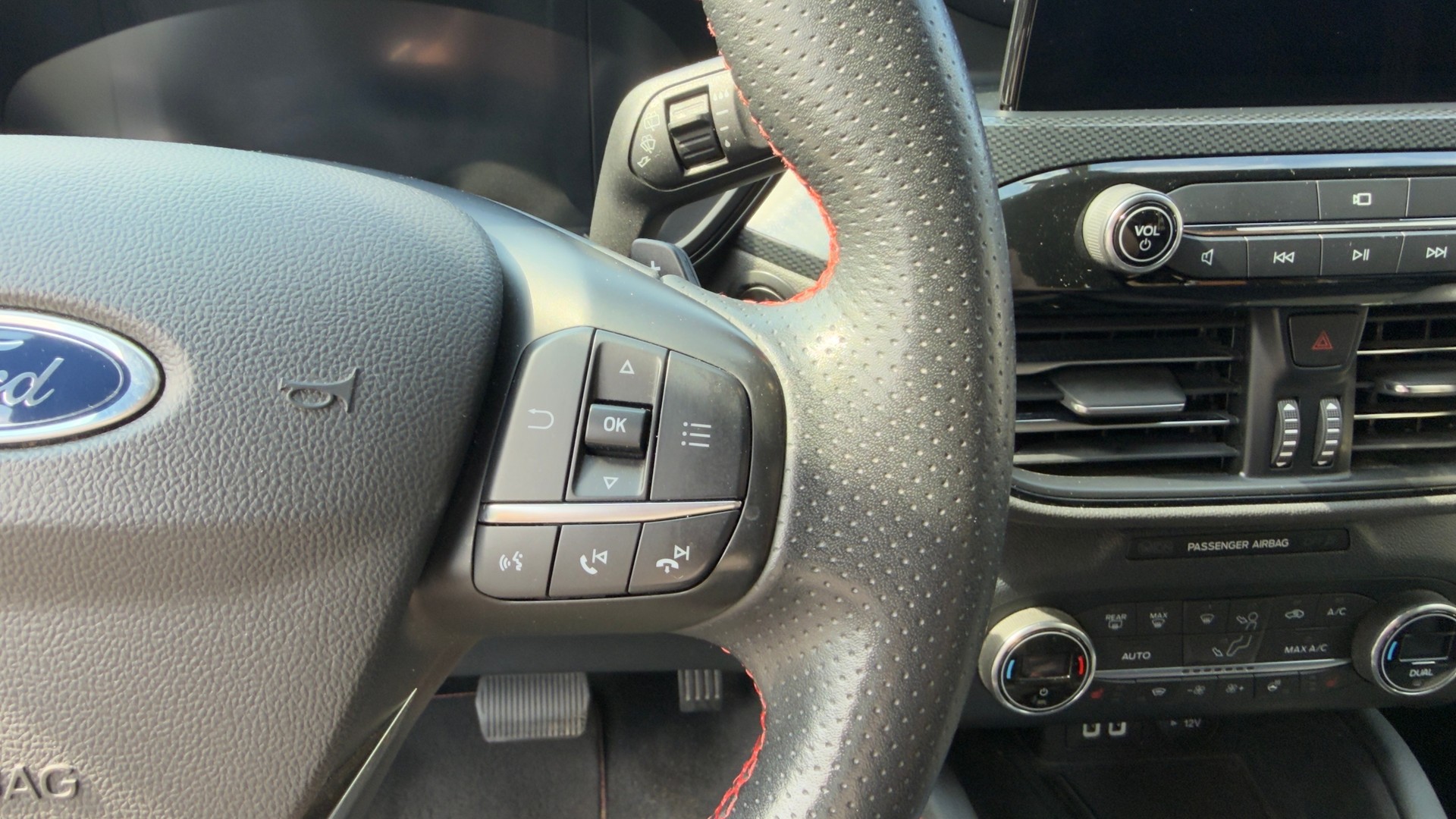 FORD Kuga 2.0 TDCi EcoBlue ST-Line X 4WD-image-11