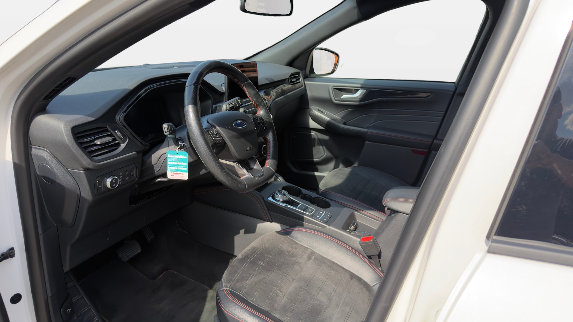 FORD Kuga 2.0 TDCi EcoBlue ST-Line X 4WD-image-8