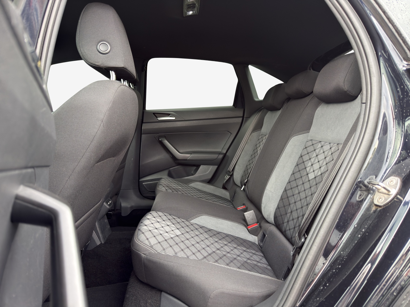 VW Taigo 1.0 TSI R-Line DSG-image-11
