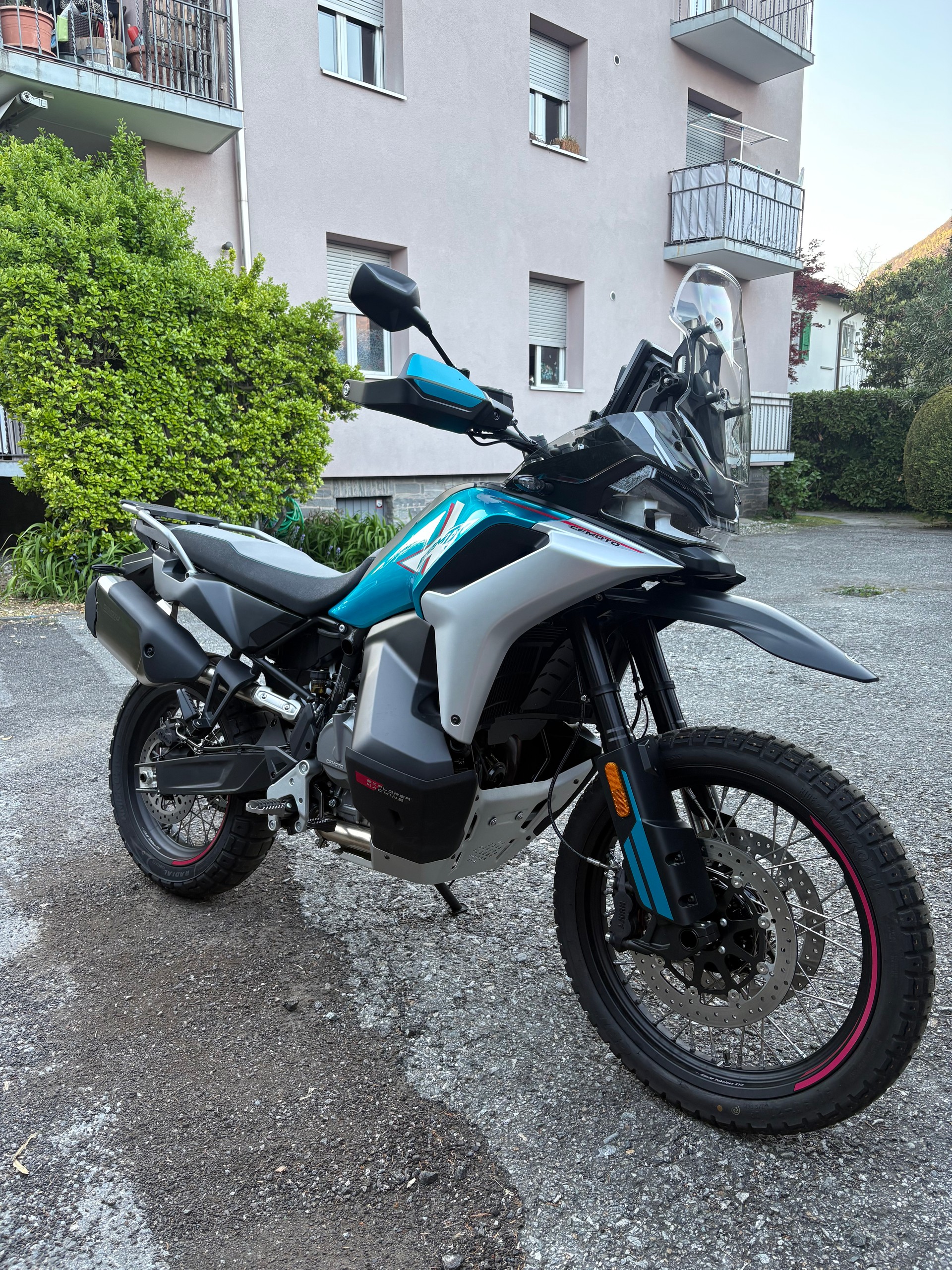 CF MOTO X