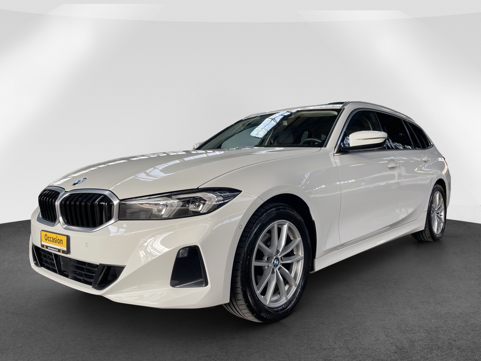 BMW 320d xDrive Touring-showroom-element-2