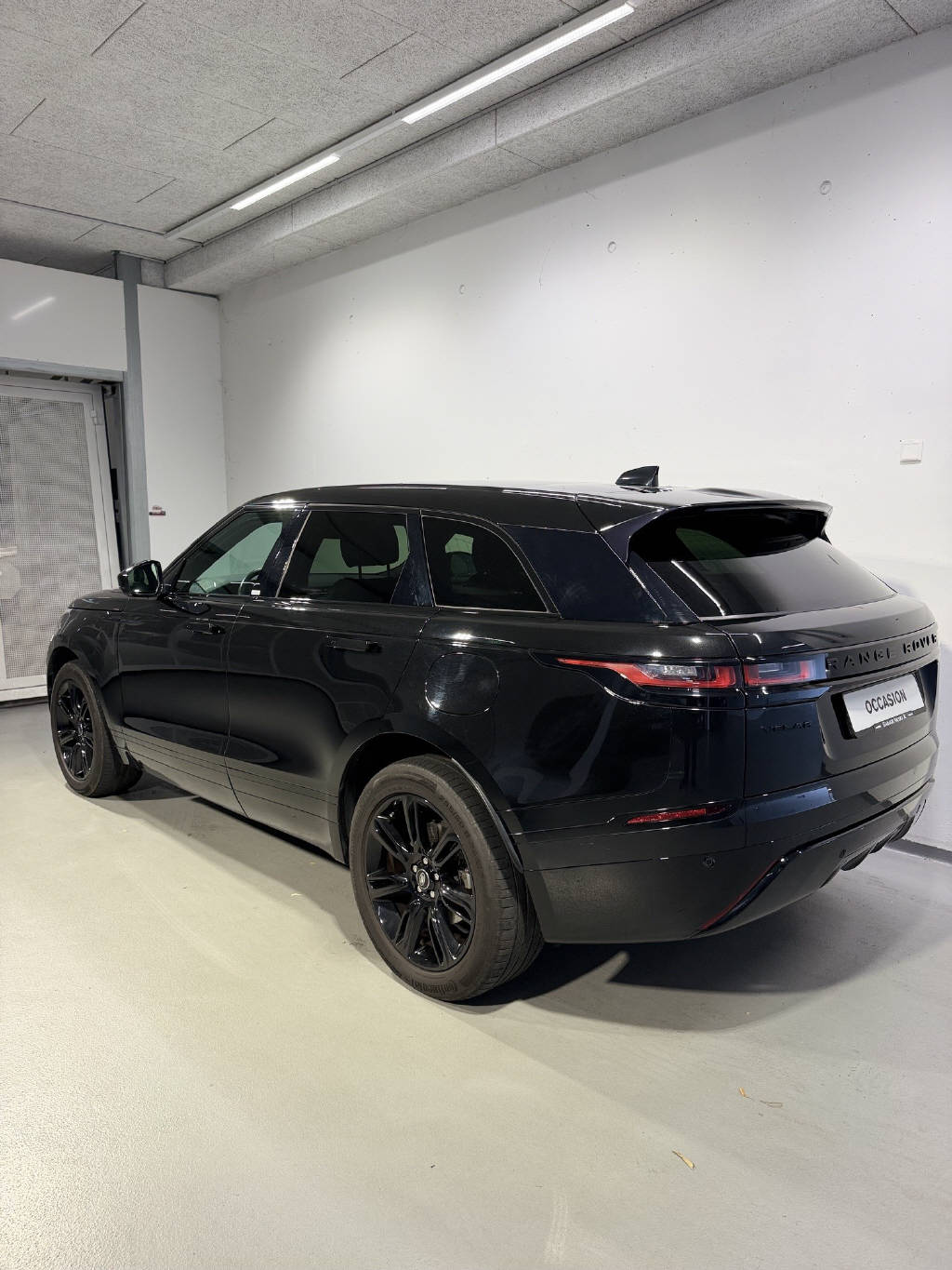 LAND ROVER Range Rover Velar 2.0 P400e R-Dynamic SE-showroom-element-3
