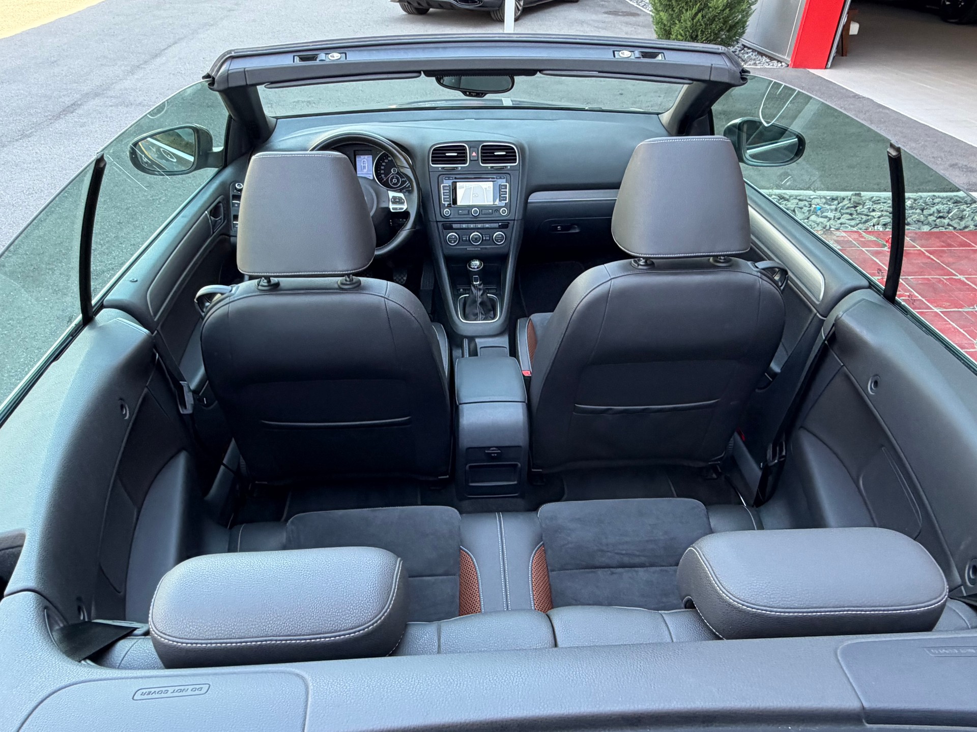 VW Golf Cabrio 1.4 TSI Karmann-image-12