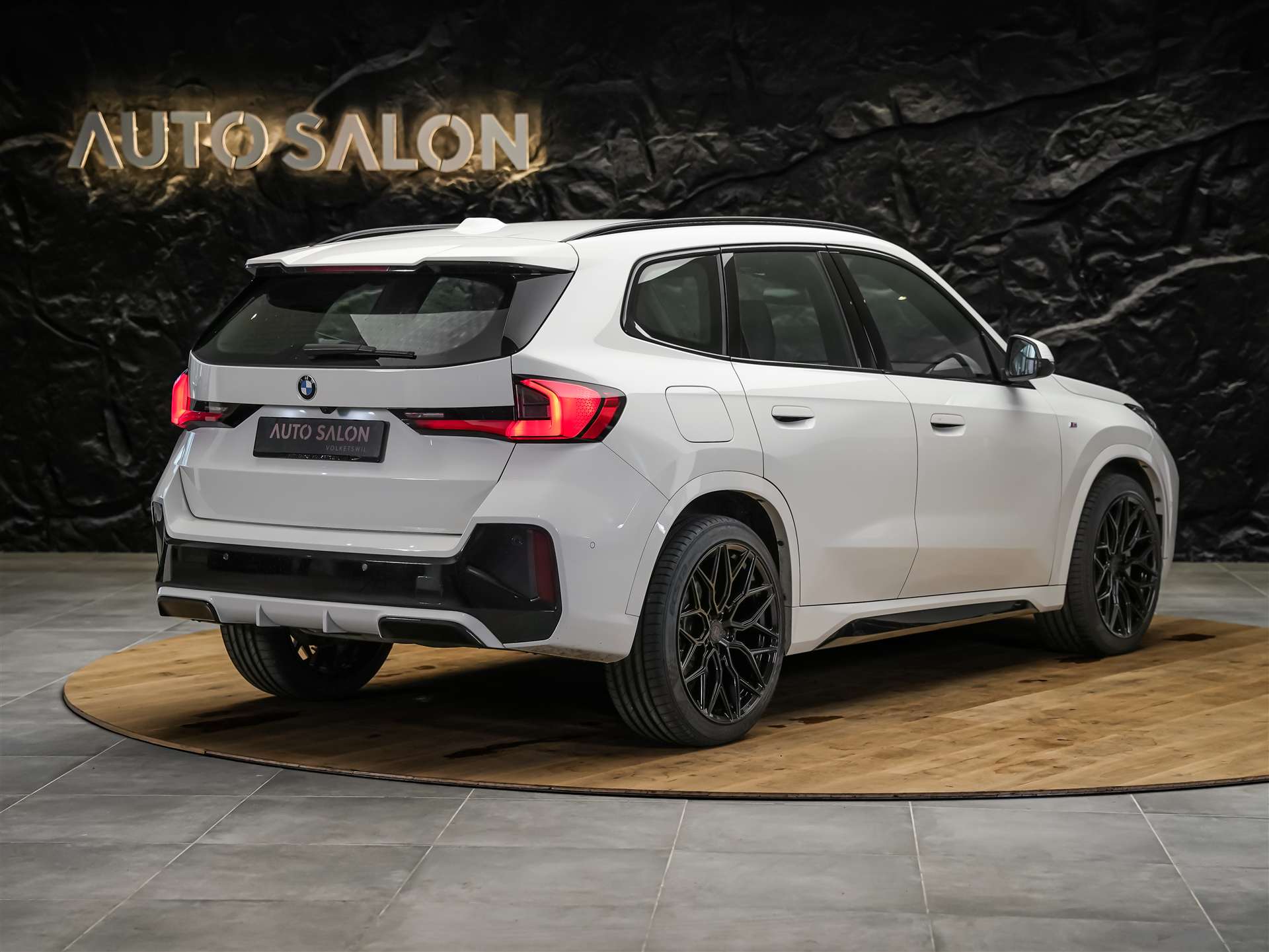BMW X1 xDrive 23d M Sport *20" Felgen*Werksgarantie*AHK*-image-5