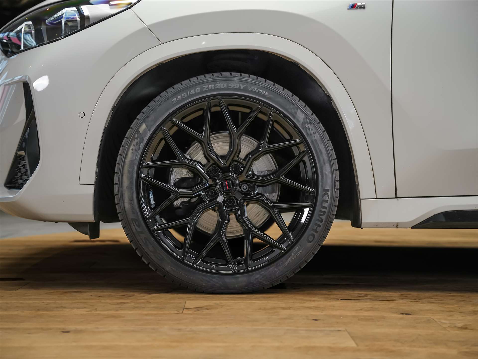 BMW X1 xDrive 23d M Sport *20" Felgen*Werksgarantie*AHK*-image-16