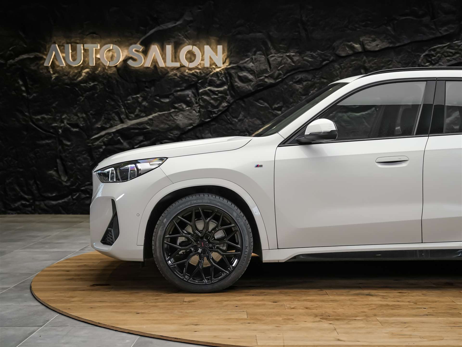 BMW X1 xDrive 23d M Sport *20" Felgen*Werksgarantie*AHK*-image-15